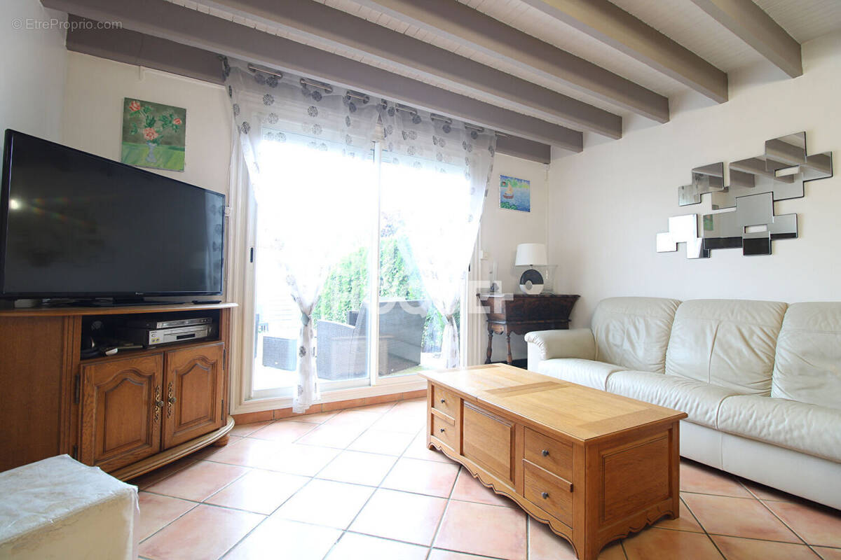 Maison à LESIGNY