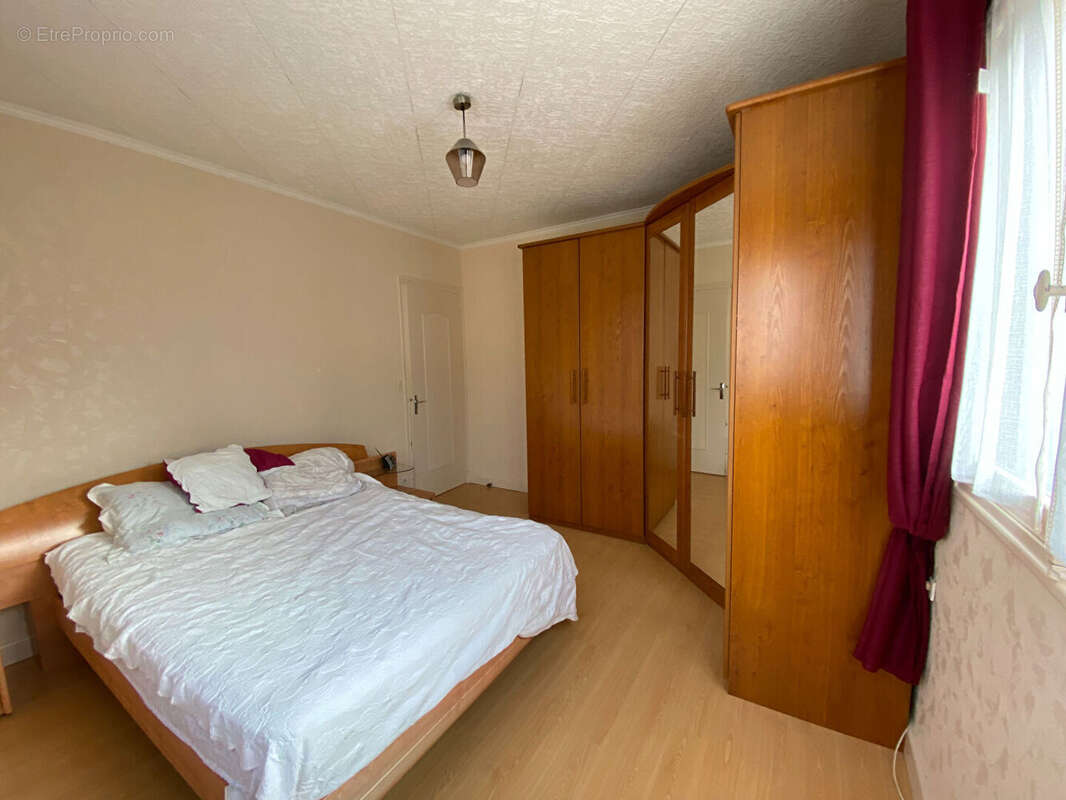 Maison à SAINT-JULIEN-DU-SAULT