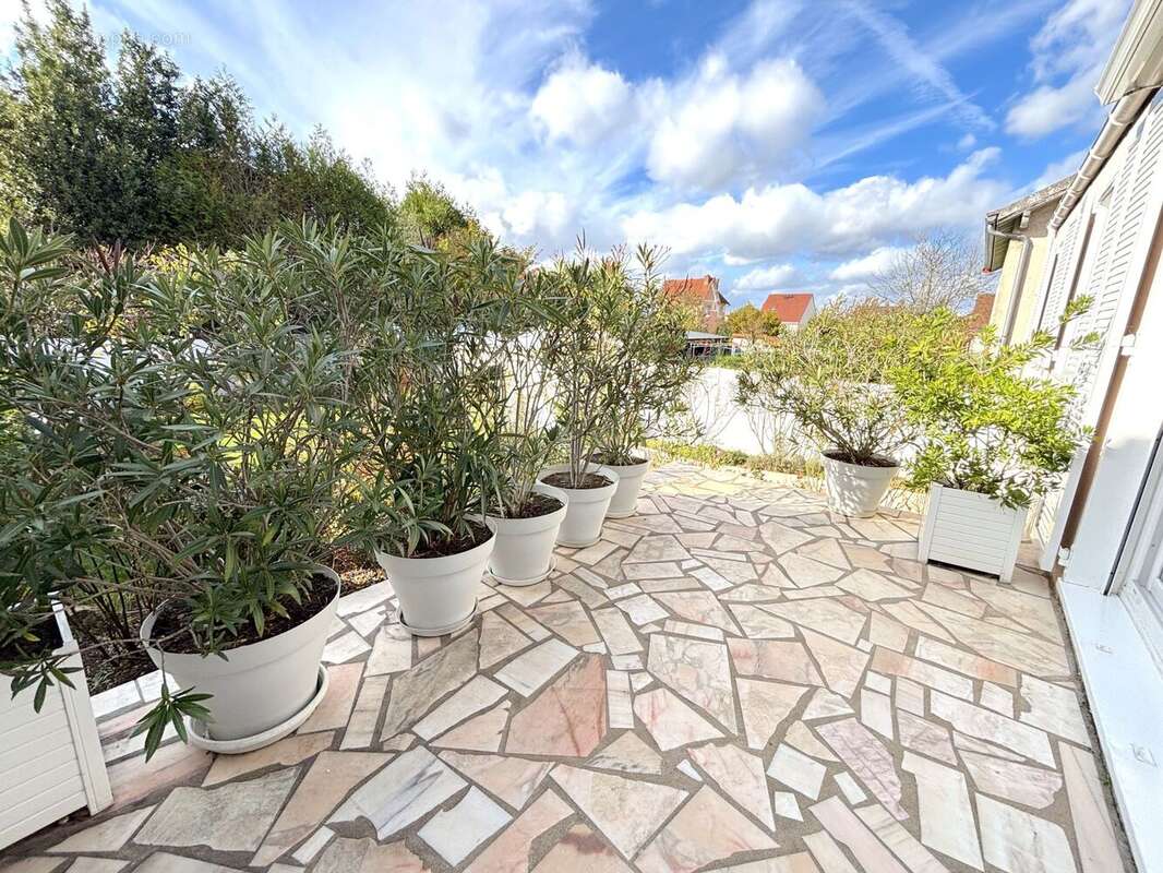 Maison à CORBEIL-ESSONNES