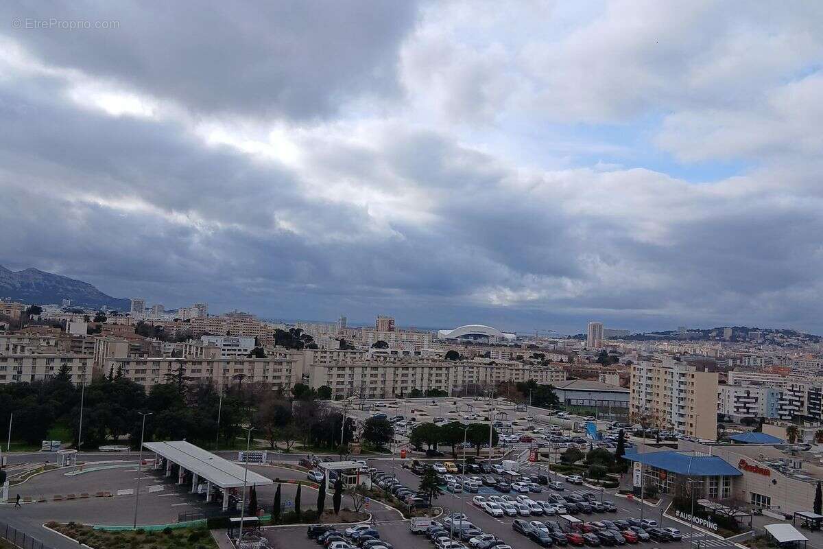 E00110073l-t2-fauviere-106200 €-62 rue pirerre doize-13010 marseille- - photo 2