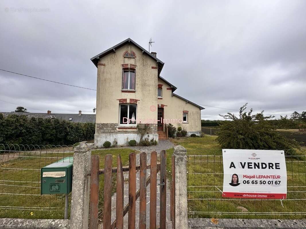 Maison à SAINT-MARTIN-DES-BESACES