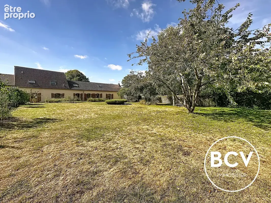 Maison T6 de 222 m² avec séjour double et grange sur terrain de 1989 m² - photo 2