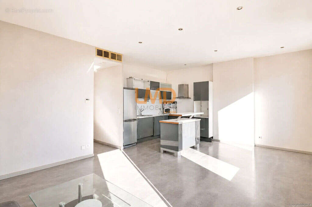 Appartement T3 Perrin Solliers / Lieutaud 13006 Marseille - photo 2