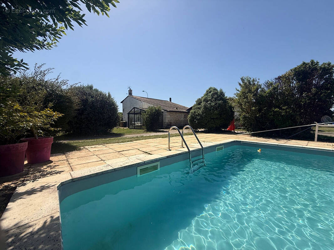 Maison à LUGON-ET-L'ILE-DU-CARNAY