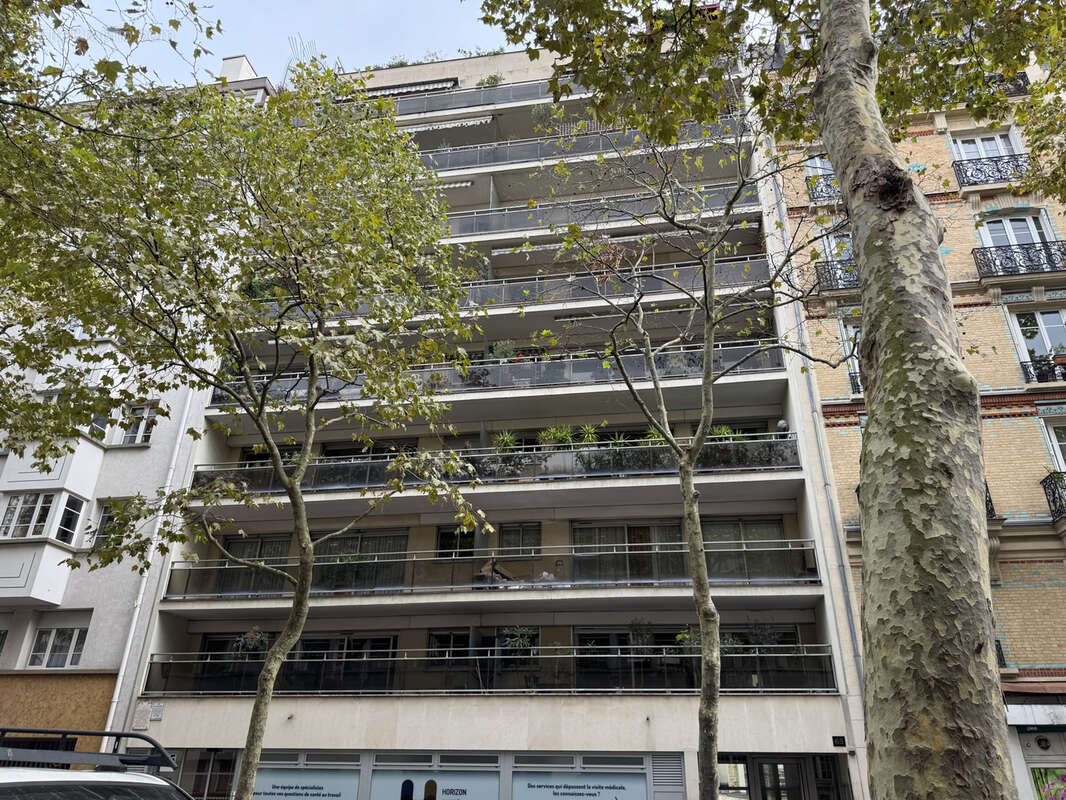 Parking à PARIS-16E