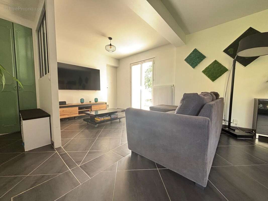 Maison 91 m² à Saint-Germain-Les-Corbeil  - photo 5