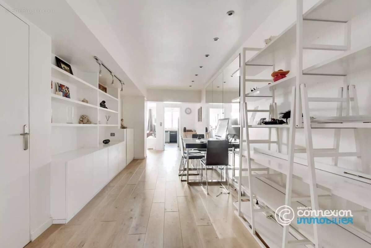 Appartement à PARIS-16E