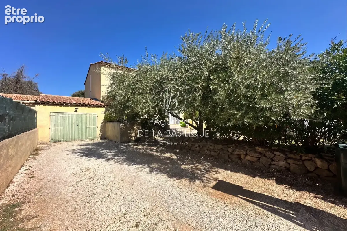 Maison 6 pièces 121 m² à vendre à Saint-Maximin-La-Sainte-Baume (83470) - photo 3