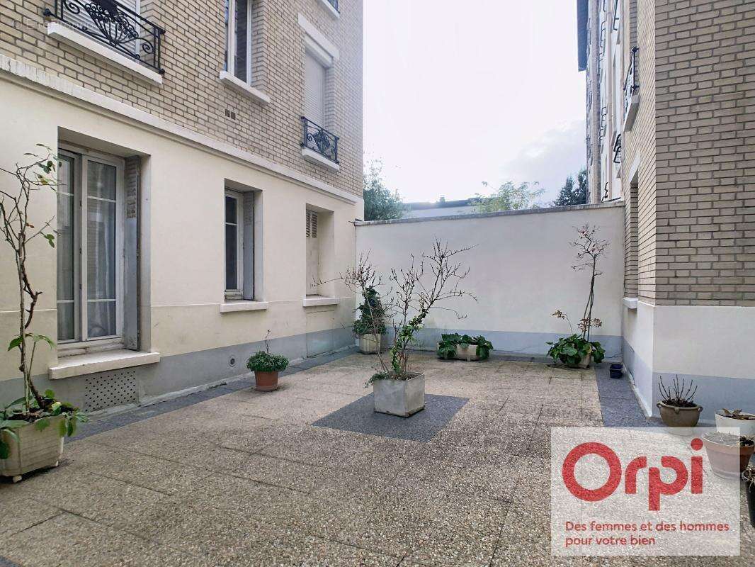 Appartement à ISSY-LES-MOULINEAUX