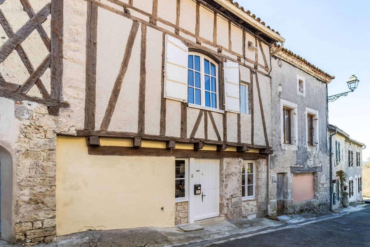 Maison de village avec dépendance et jardin - photo 6