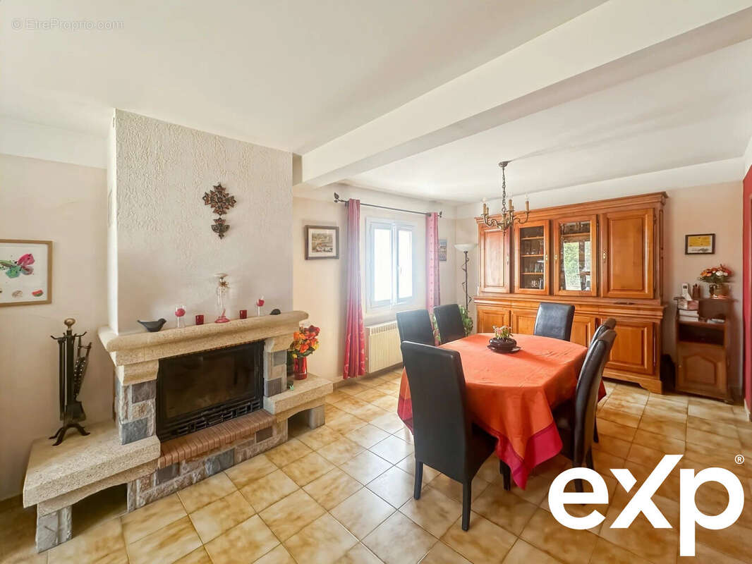 Maison à SAINT-MAXIMIN-LA-SAINTE-BAUME