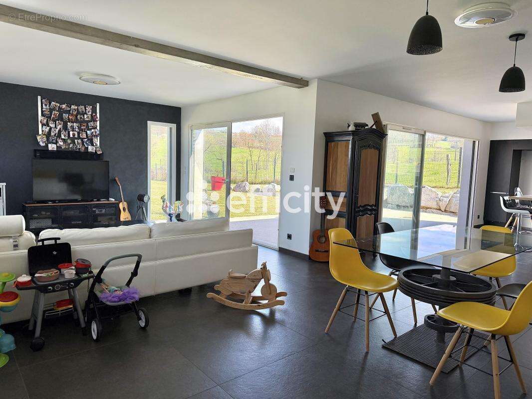 Maison à LA FOUILLOUSE