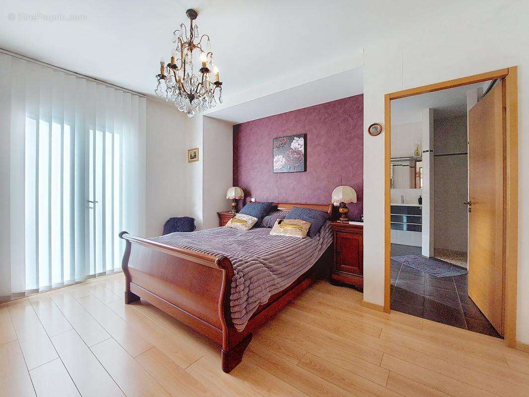 Maison à SAINT-BONNET-DE-MURE