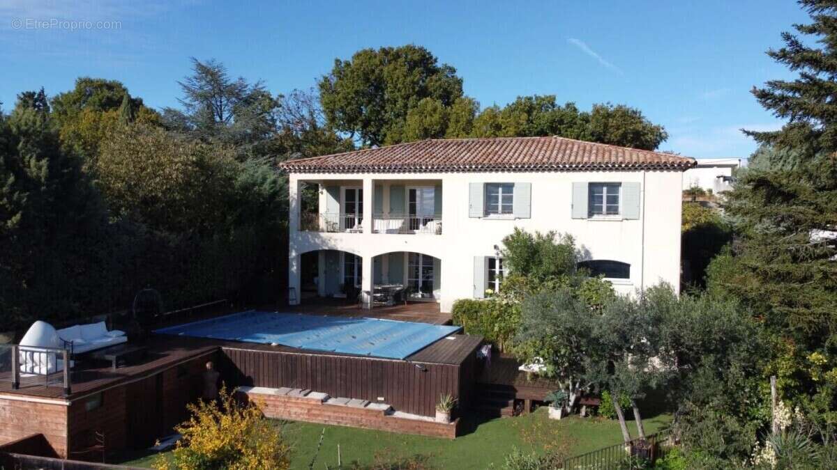 Maison à ROCHEFORT-DU-GARD