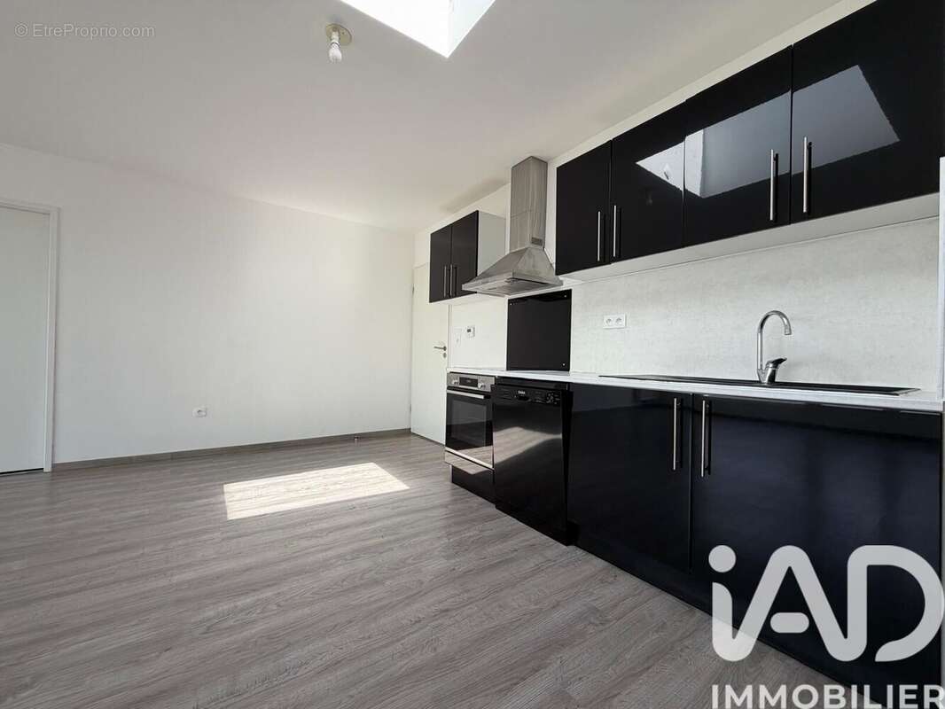 Photo 2 - Appartement à BEZANNES