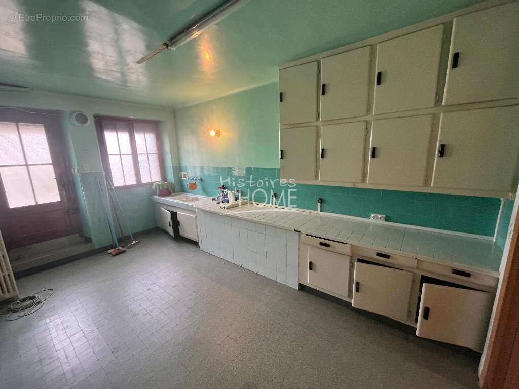 Maison à JOUY-LE-CHATEL