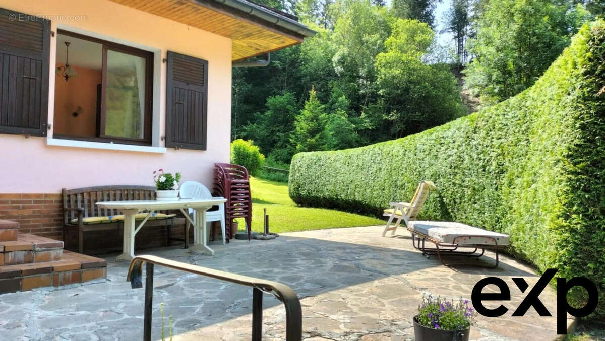 Maison à CHEZERY-FORENS