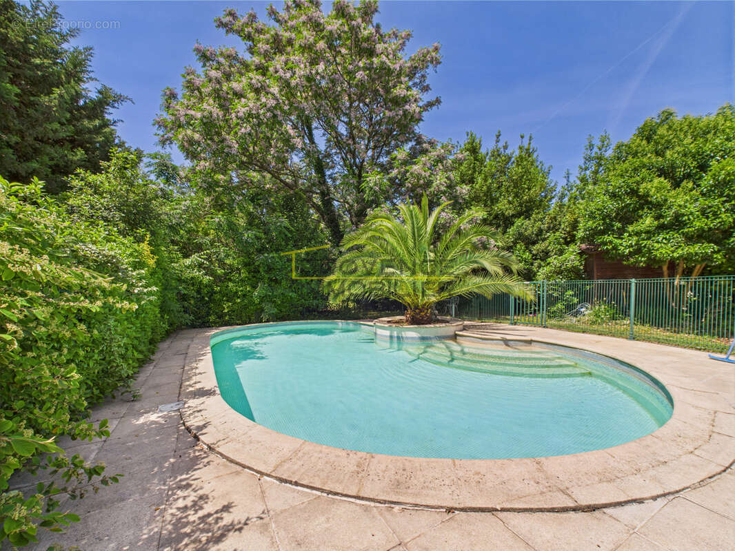 Maison à MONTELIMAR