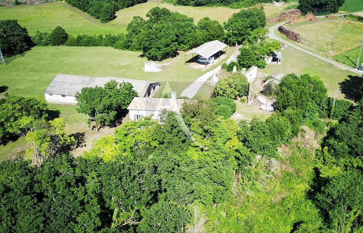 Maison à SAINT-BEAUZEIL