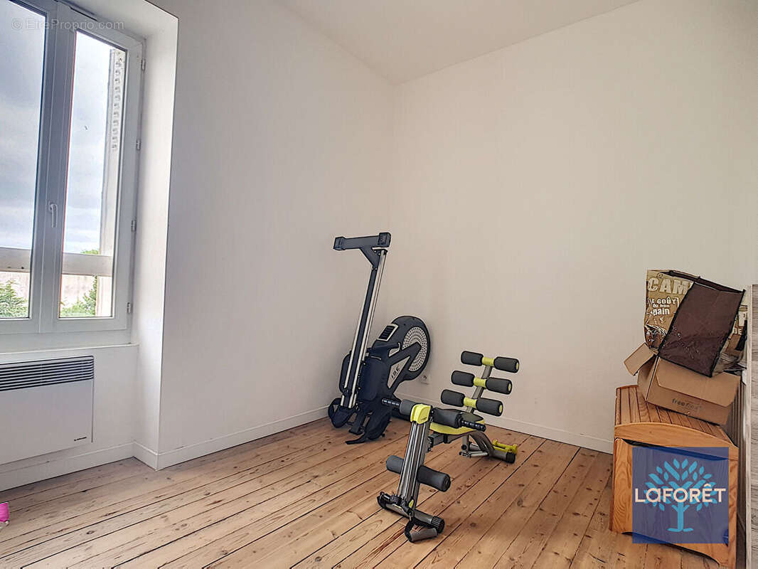 Maison Bourg St Florent Des Bois 5 pièces - photo 8
