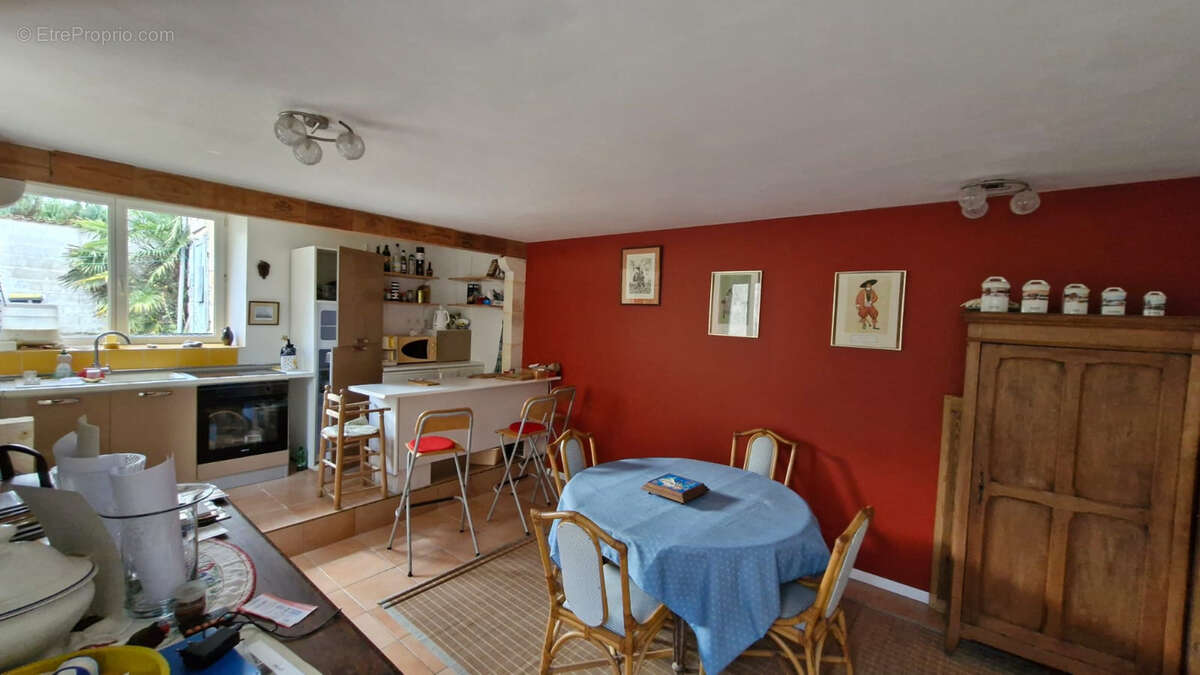 Maison à MORTAGNE-SUR-GIRONDE