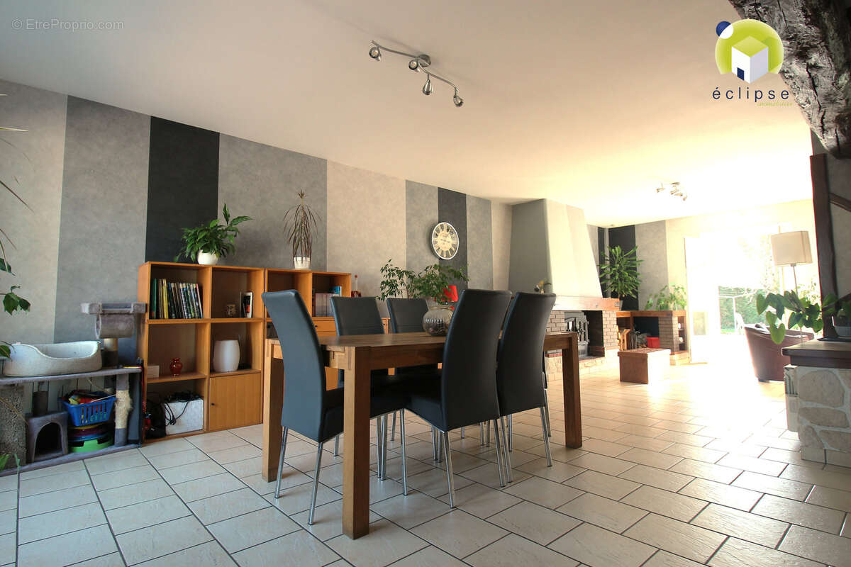 Maison à MEZERIAT