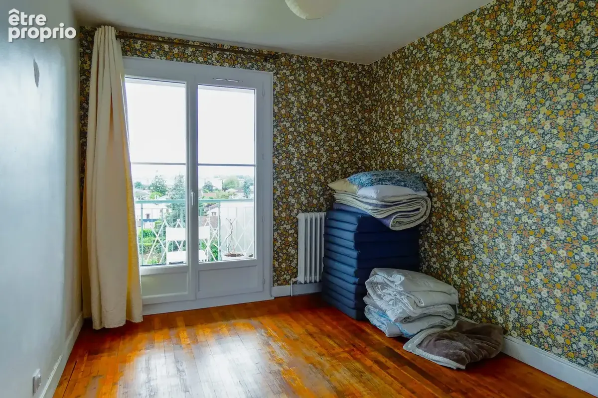 Chambre 2 - accès balcon