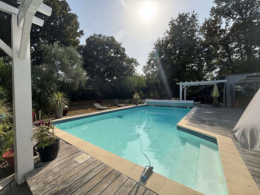 Maison à CARBON-BLANC