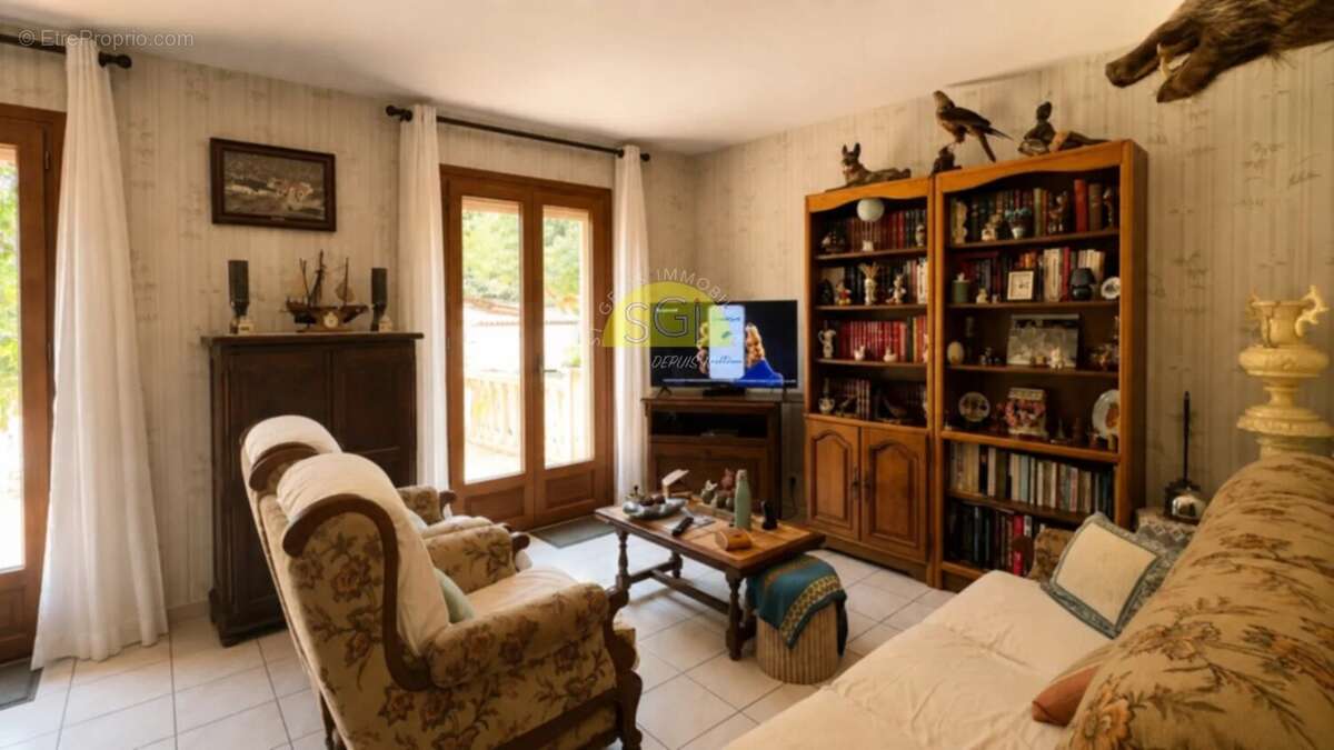 Villa 4 faces de Plain-Pied sur 621 m2 de terrain - photo 8