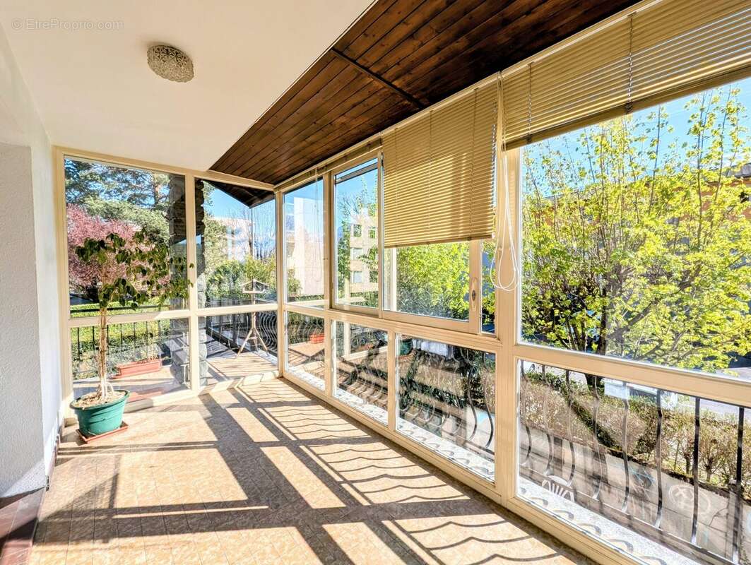 véranda T5 - Appartement à THYEZ