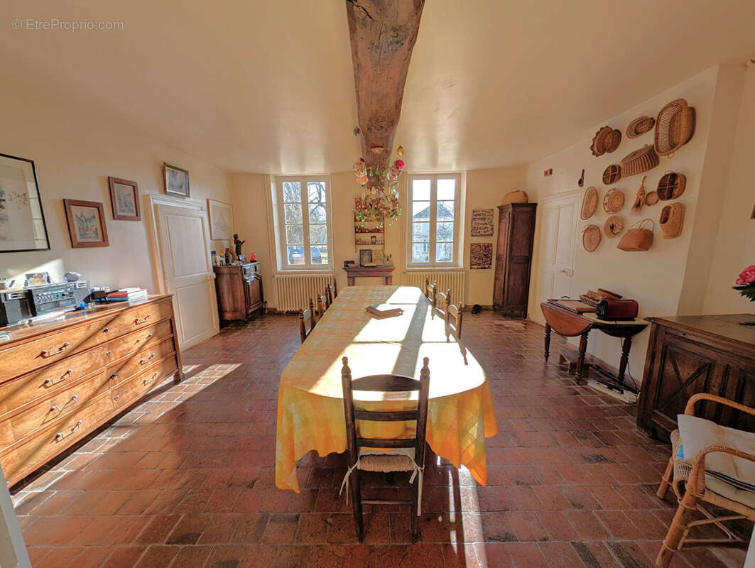 Maison à CHARBUY