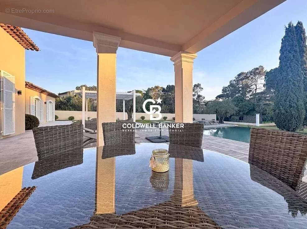 Maison à PUGET-SUR-ARGENS