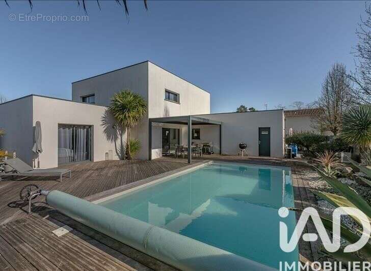 Photo 9 - Maison à SAINT-JEAN-D'ILLAC