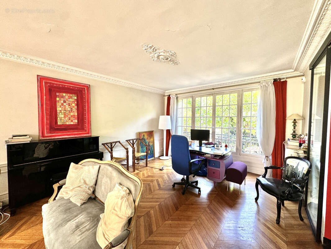 Appartement à CHARENTON-LE-PONT