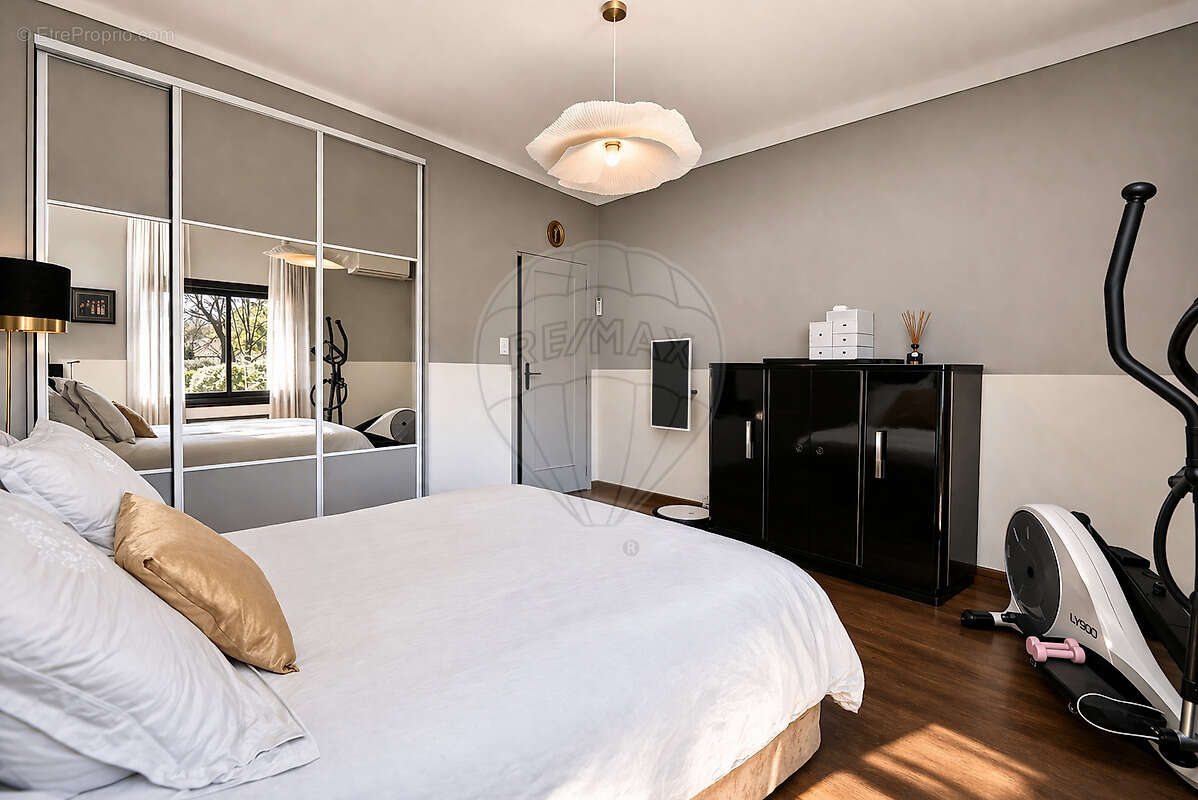 Maison à ROQUEFORT-LES-PINS