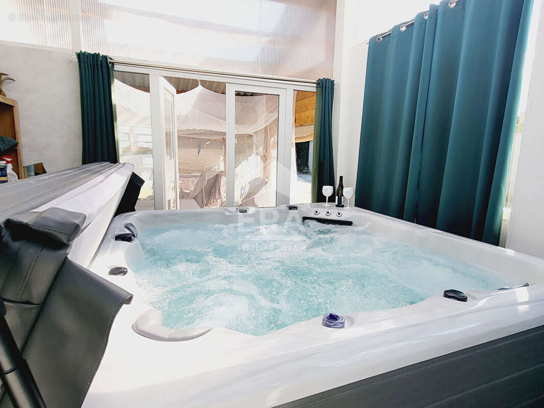 Maison à CHATEAU-ARNOUX-SAINT-AUBAN