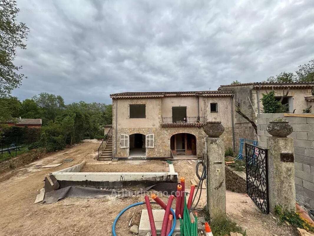 Appartement à MOUANS-SARTOUX