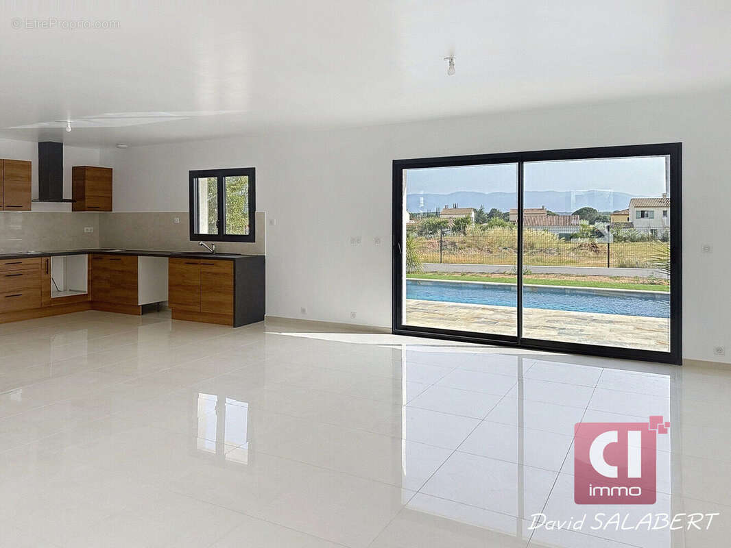 Villa contemporaine neuve avec vue dégagée  avec piscine. Exposition plein sud. VIDAUBAN - photo 4