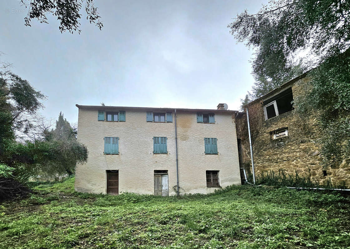 Maison à BERRE-LES-ALPES