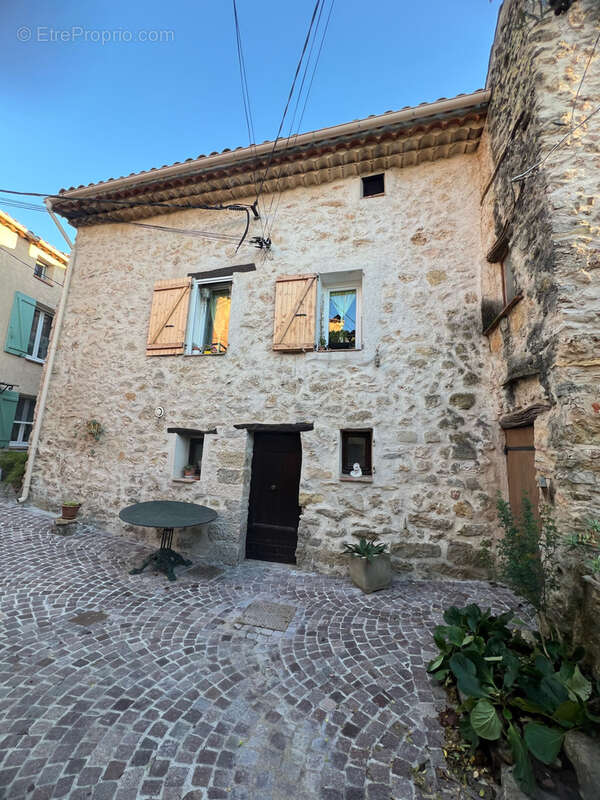 Maison à SAINT-ANTONIN-DU-VAR