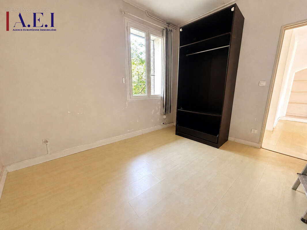 La Seyne sur mer - Appartement T3 avec terrasse - photo 8