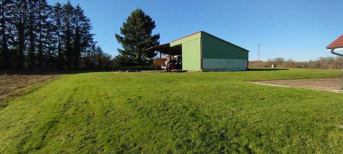 Maison avec piscine et hangar à la campagne - photo 3