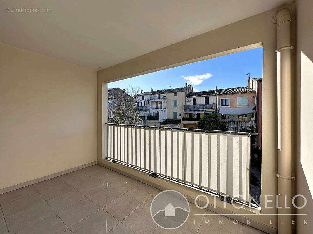 Appartement à ROQUEBRUNE-SUR-ARGENS