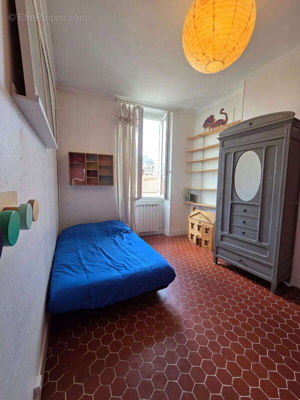 Appartement à MARSEILLE-2E
