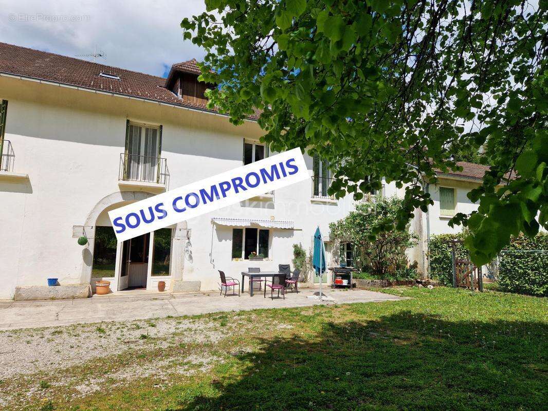 Appartement à CLAIRVAUX-LES-LACS