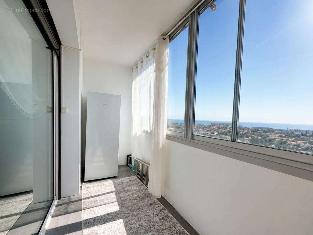 Appartement T4 de 69 m² situé à Marseille - photo 2