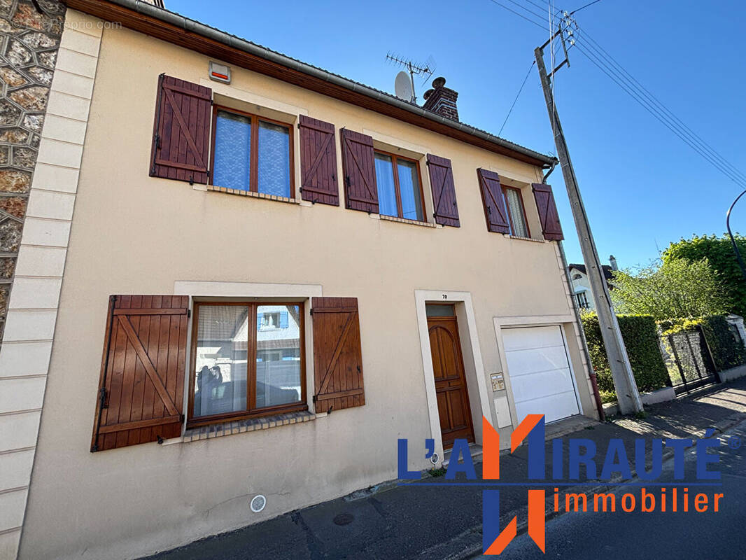 Maison à SARTROUVILLE