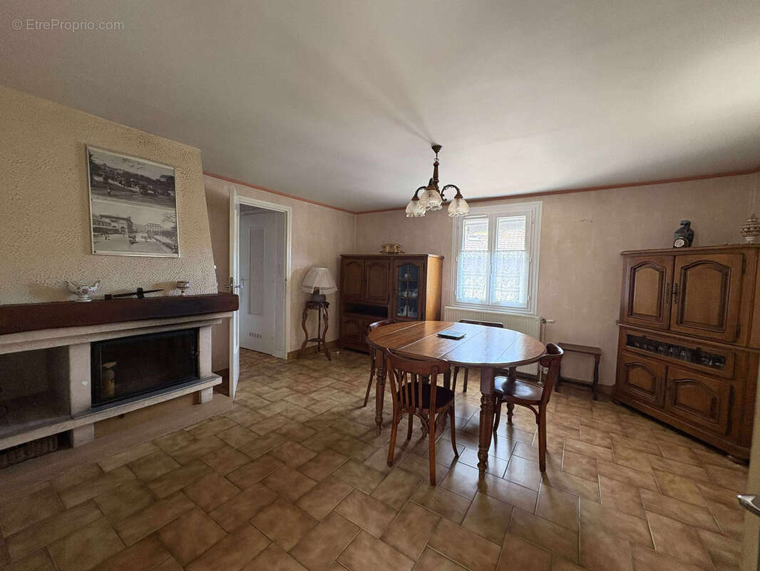 Maison à LAMURE-SUR-AZERGUES