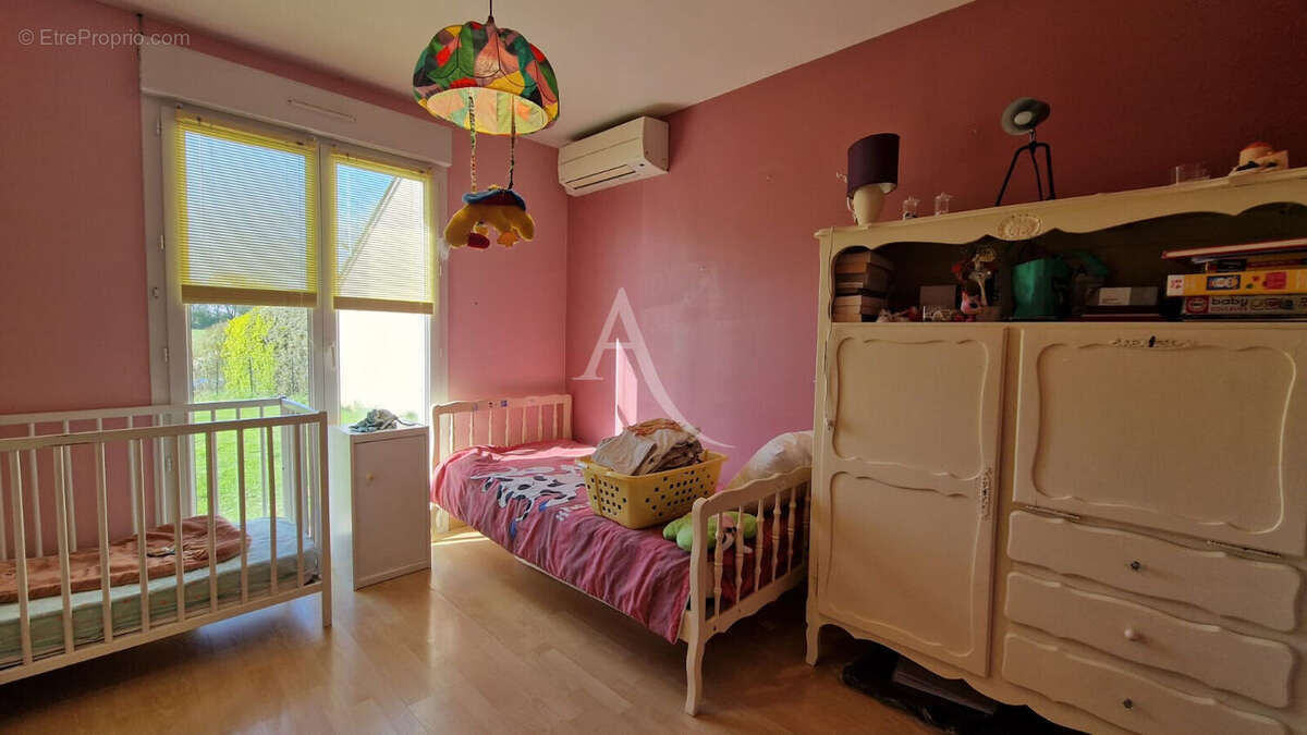 Maison à LA BAZOGE-MONTPINCON