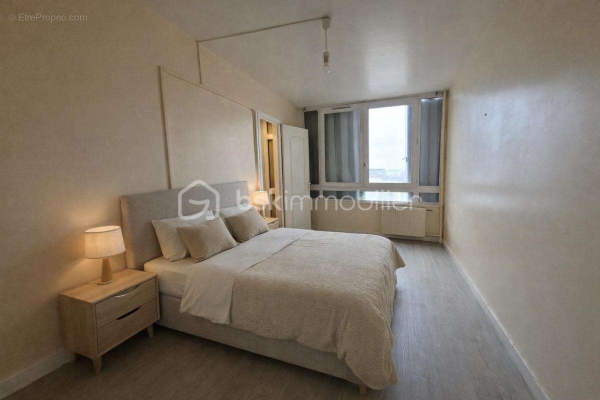 Appartement à AUBERVILLIERS